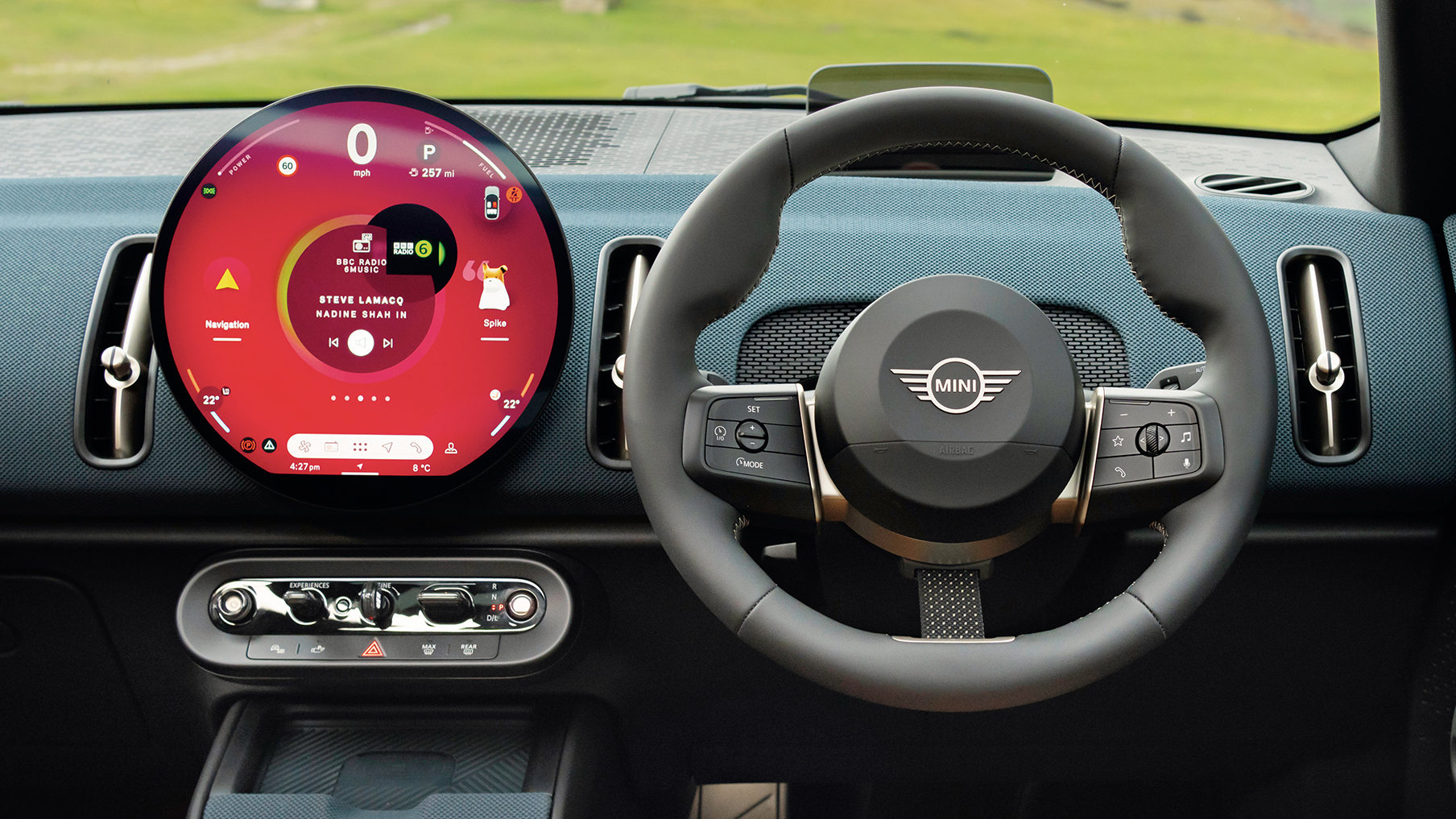Mini Countryman steering wheel and dash.jpg