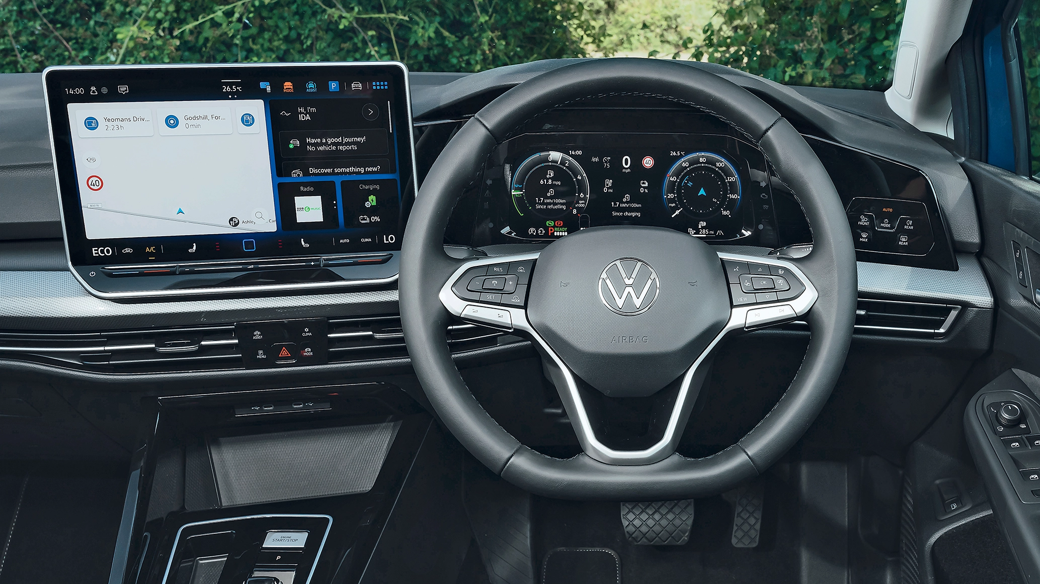 vw-golf-steering-wheel-and-dashboard.webp